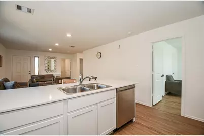 9315 Sierra Point Way, Baytown, TX 77521 - Photo 11