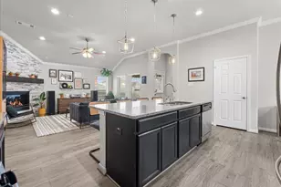 4818 Ladona Ct, League City, TX 77573 - Photo 11