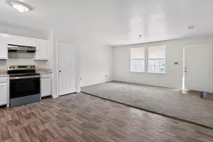 406 Watkins St, Elkhart, TX 75839 - Photo 3