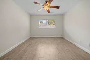 2610 Cloverfield Ct, Pearland, TX 77584 - Photo 5