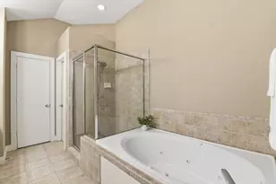 8715 Meadowcroft Dr, Houston, TX 77063 - Photo 29