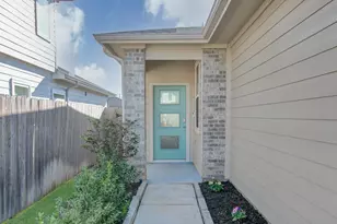 12817 Harlesden Ln, Houston, TX 77047 - Photo 3