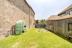 28287 Calaveras Lake Dr, Spring, TX 77386 - Photo 11
