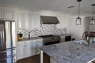 2621 Country Club Blvd, Sugar Land, TX 77478 - Photo 1