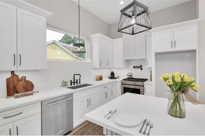 407A Sikes Street, Houston, TX 77018 - Photo 9