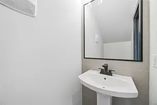 4630 Edfield St, Houston, TX 77033 - Photo 11