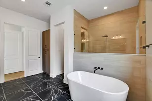 1825 Huge Oaks St, Houston, TX 77055 - Photo 23