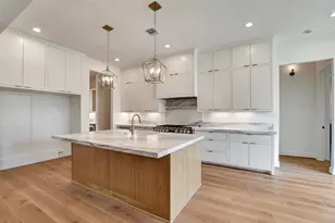 1825 Huge Oaks St, Houston, TX 77055 - Photo 15