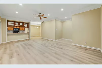 2700 Revere Street #137, Houston, TX 77098 - Photo 7