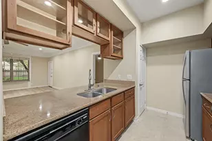 2700 Revere St, Houston, TX 77098 - Photo 13