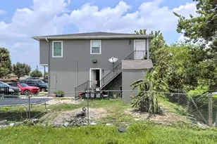 15322 Paul Rd, Sugar Land, TX 77498 - Photo 3