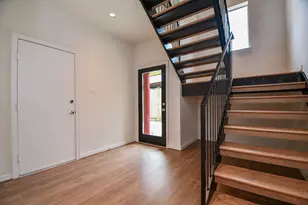 92 Dennis St, Houston, TX 77006 - Photo 5
