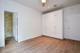 92 Dennis St, Houston, TX 77006 - Photo 9