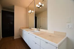 92 Dennis St, Houston, TX 77006 - Photo 37