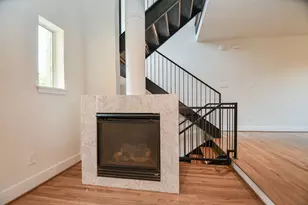 92 Dennis St, Houston, TX 77006 - Photo 17
