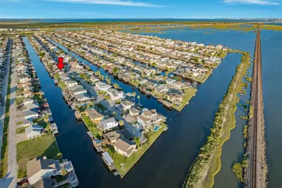 621 Warsaw Street, Bayou Vista, TX 77563 - Photo 9