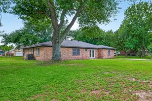 9219 Kostelnik St, Needville, TX 77461 - Photo 13