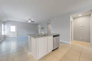 18107 Svensson Slade Ln, Houston, TX 77044 - Photo 5
