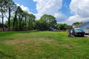 3710 19th St N, Texas City, TX 77590 - Photo 19