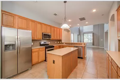 9106 Sunlight Oak Lane, Houston, TX 77070 - Photo 11