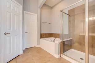 9106 Sunlight Oak Ln, Houston, TX 77070 - Photo 19