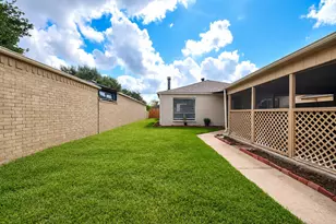 9231 Homeland Dr, Houston, TX 77083 - Photo 3