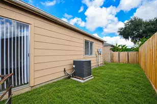 9231 Homeland Dr, Houston, TX 77083 - Photo 25
