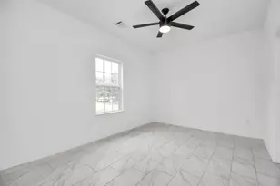 9003 Prairie View Dr, Houston, TX 77088 - Photo 13