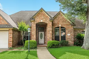 251 Chestnut St, Lake Jackson, TX 77566 - Photo 3