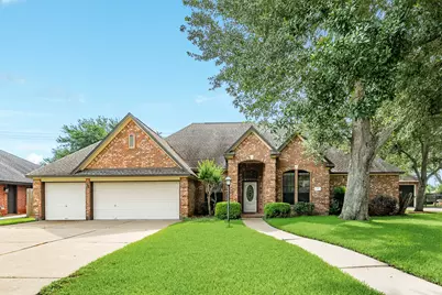 251 Chestnut Street, Lake Jackson, TX 77566 - Photo 1