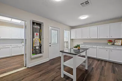 1400 Oak Hollow Drive, Dickinson, TX 77539 - Photo 19