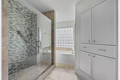 1400 Oak Hollow Drive, Dickinson, TX 77539 - Photo 29