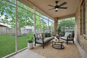 911 River Crossing Dr, Conroe, TX 77384 - Photo 29