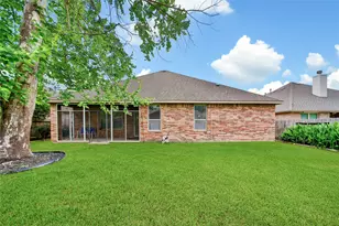 911 River Crossing Dr, Conroe, TX 77384 - Photo 31