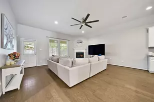 911 River Crossing Dr, Conroe, TX 77384 - Photo 15