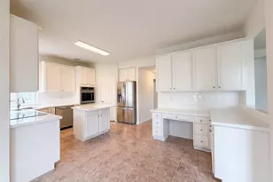 1605 Country Club Dr, Friendswood, TX 77546 - Photo 11