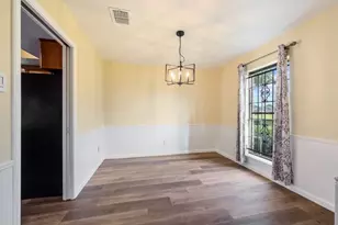 4910 Teton St, Houston, TX 77033 - Photo 13