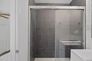 512 Vickers Ave, San Antonio, TX 78211 - Photo 11