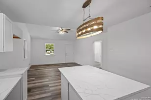 512 Vickers Ave, San Antonio, TX 78211 - Photo 7