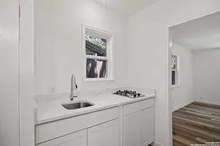 512 Vickers Ave, San Antonio, TX 78211 - Photo 19