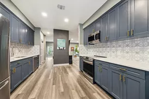 727 Bunker Hill Rd, Houston, TX 77024 - Photo 9