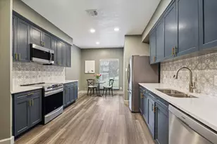 727 Bunker Hill Rd, Houston, TX 77024 - Photo 5