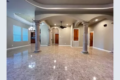 6030 Queens Court, Orange, TX 77630 - Photo 3