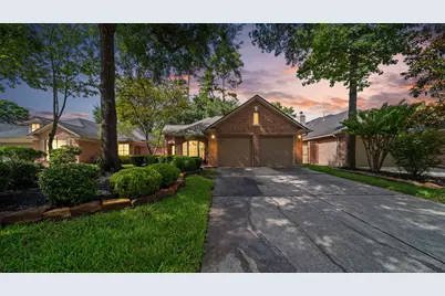 58 W Sienna Place, The Woodlands, TX 77382 - Photo 1
