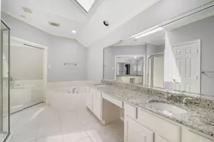 58 W Sienna Pl, The Woodlands, TX 77382 - Photo 13