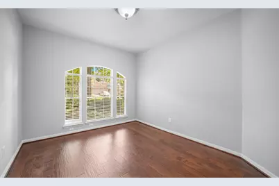 58 W Sienna Place, The Woodlands, TX 77382 - Photo 11