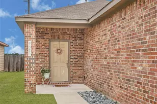 9830 Yanet Grove Ln, Houston, TX 77044 - Photo 3