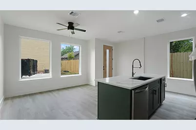 1313 Knight Sret Street #2, Houston, TX 77022 - Photo 3