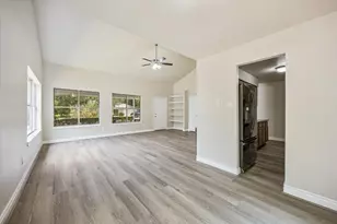 229 E Forest Ave, Shoreacres, TX 77571 - Photo 5