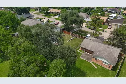 6126 Iron Rock Street, Houston, TX 77087 - Photo 9